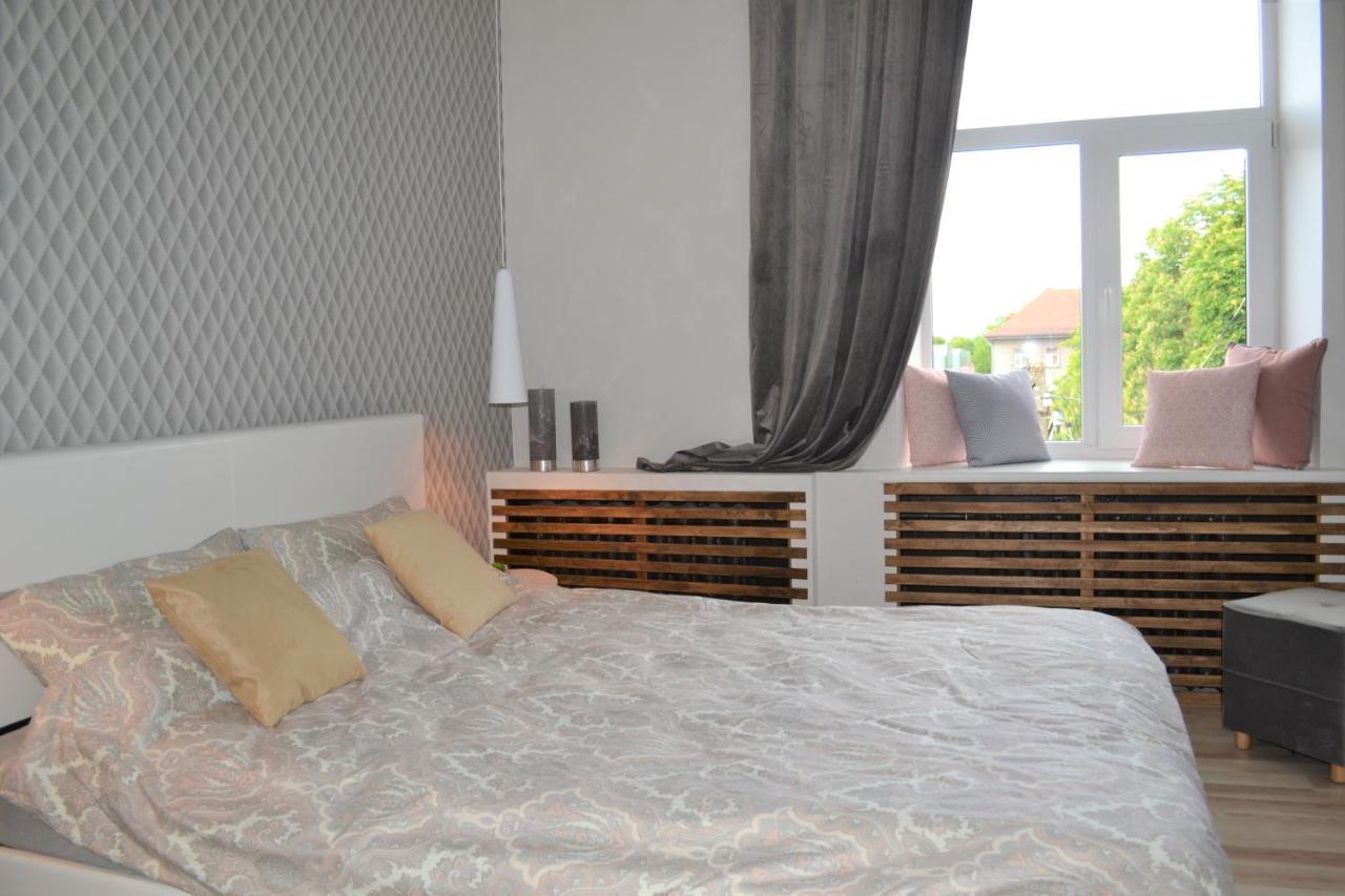 Vee 4 City Center Apartment Pärnu Buitenkant foto