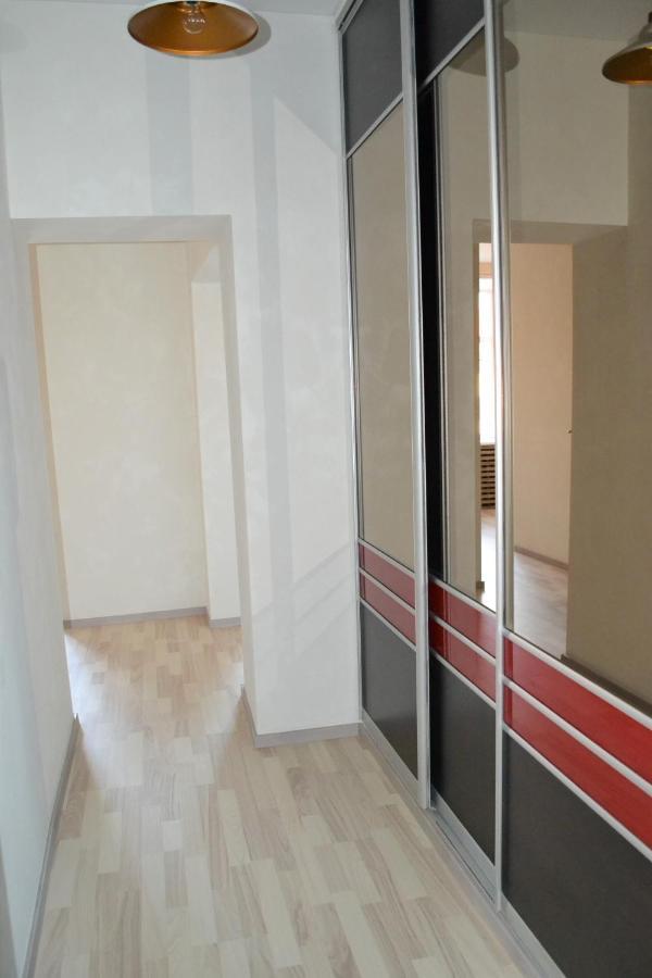 Vee 4 City Center Apartment Pärnu Buitenkant foto