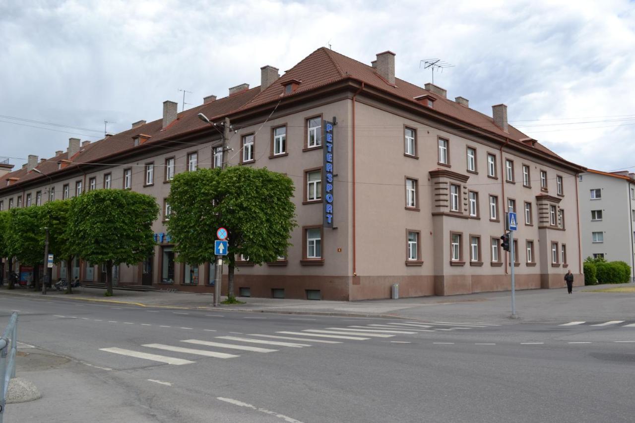 Vee 4 City Center Apartment Pärnu Buitenkant foto